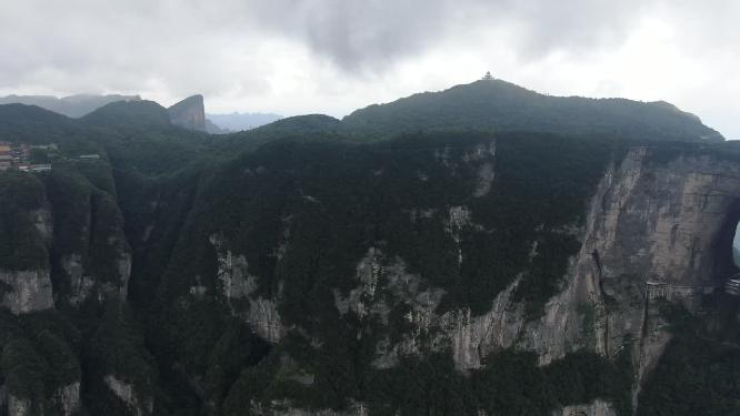 航拍湖南张家界森林公园天门山景区