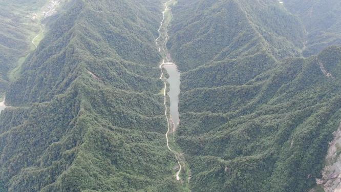 航拍湖南张家界森林公园天门山景区