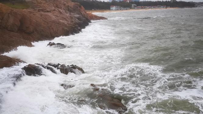 实拍波涛汹涌的海浪